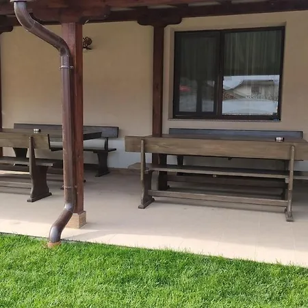 - сидона ゲストハウス サパレヴァ・バニャ