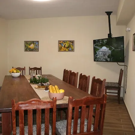 Къща за гости - сидона Баня