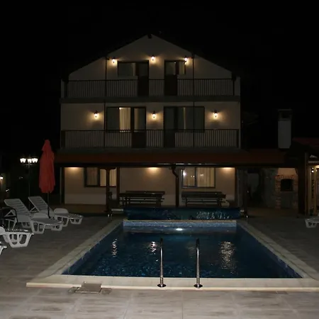 Къща за гости - сидона Баня