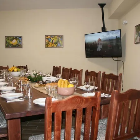 - сидона ゲストハウス サパレヴァ・バニャ